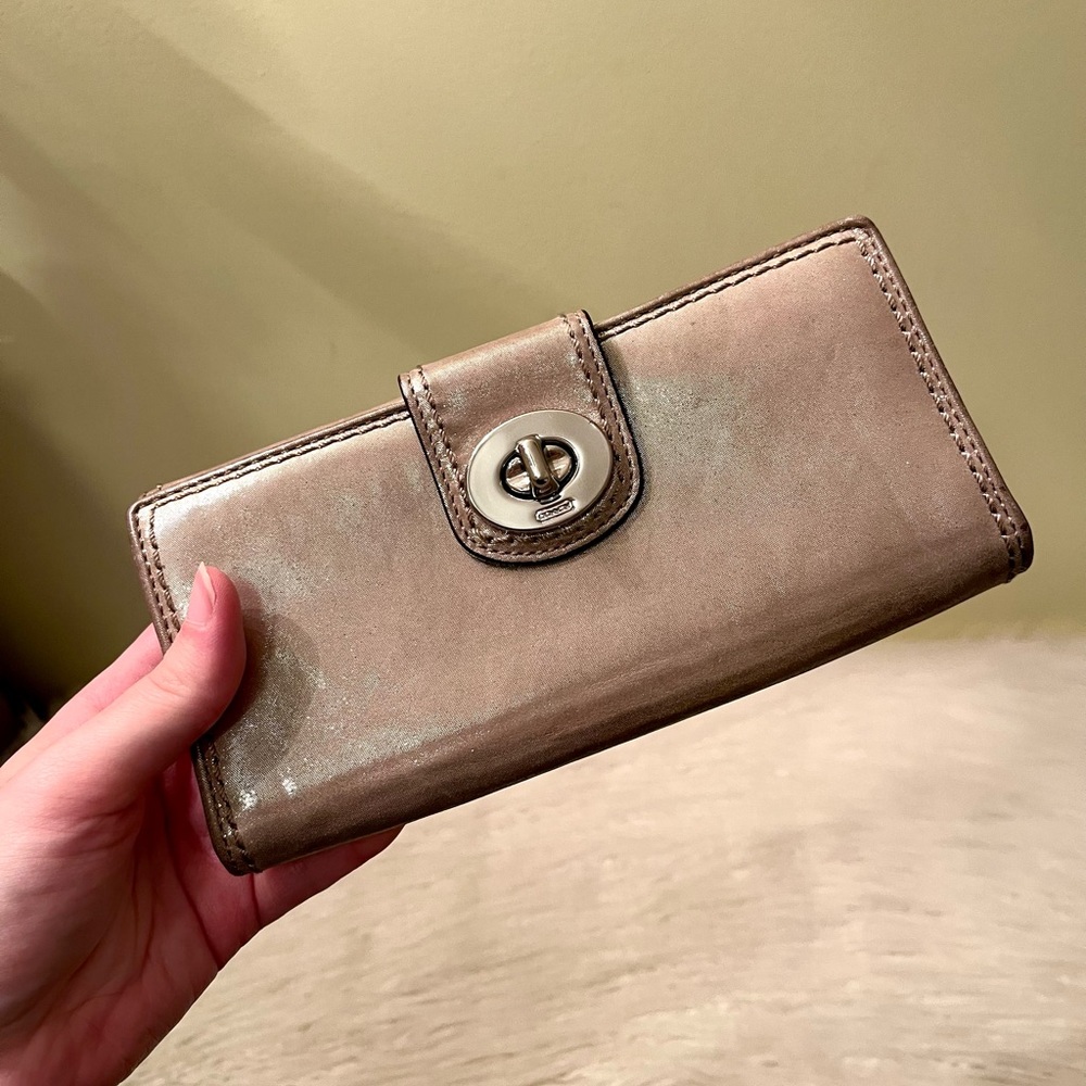 Coach Poppy Hippie Silver Metallic Leather Tote & Wallet - Picture 12 of 13